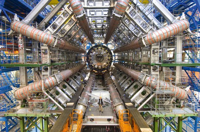 Atlas LHC CERN 648