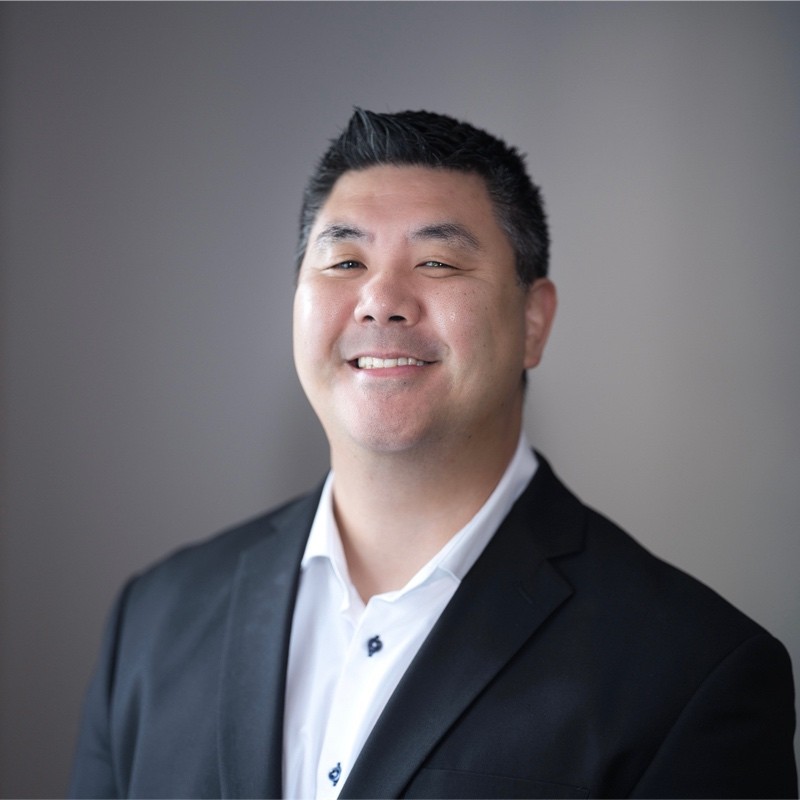 Simon Gilbert, Rubrik